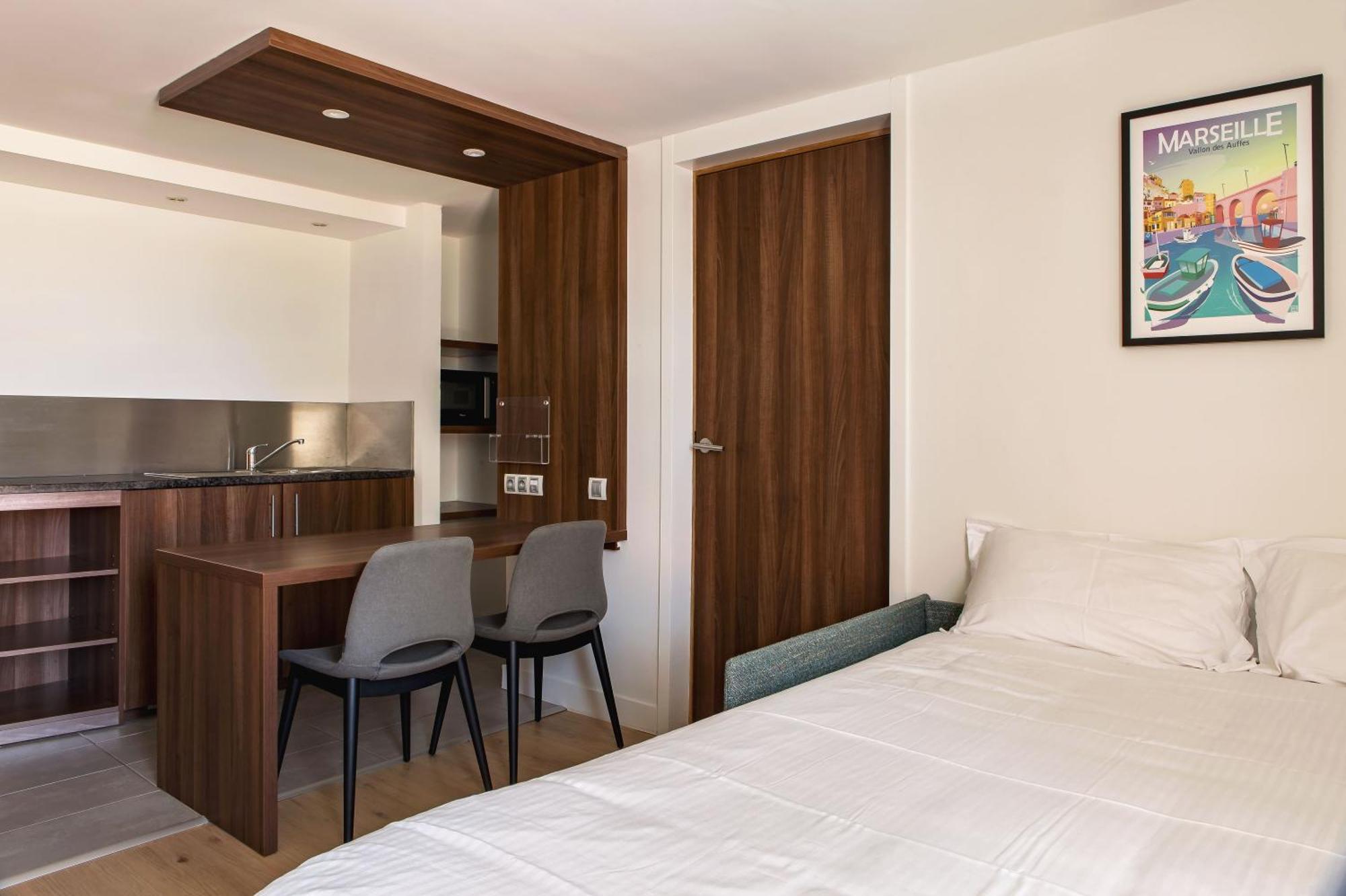Holiday Inn - Marseille Airport By Ihg Vitrolles  Exterior photo