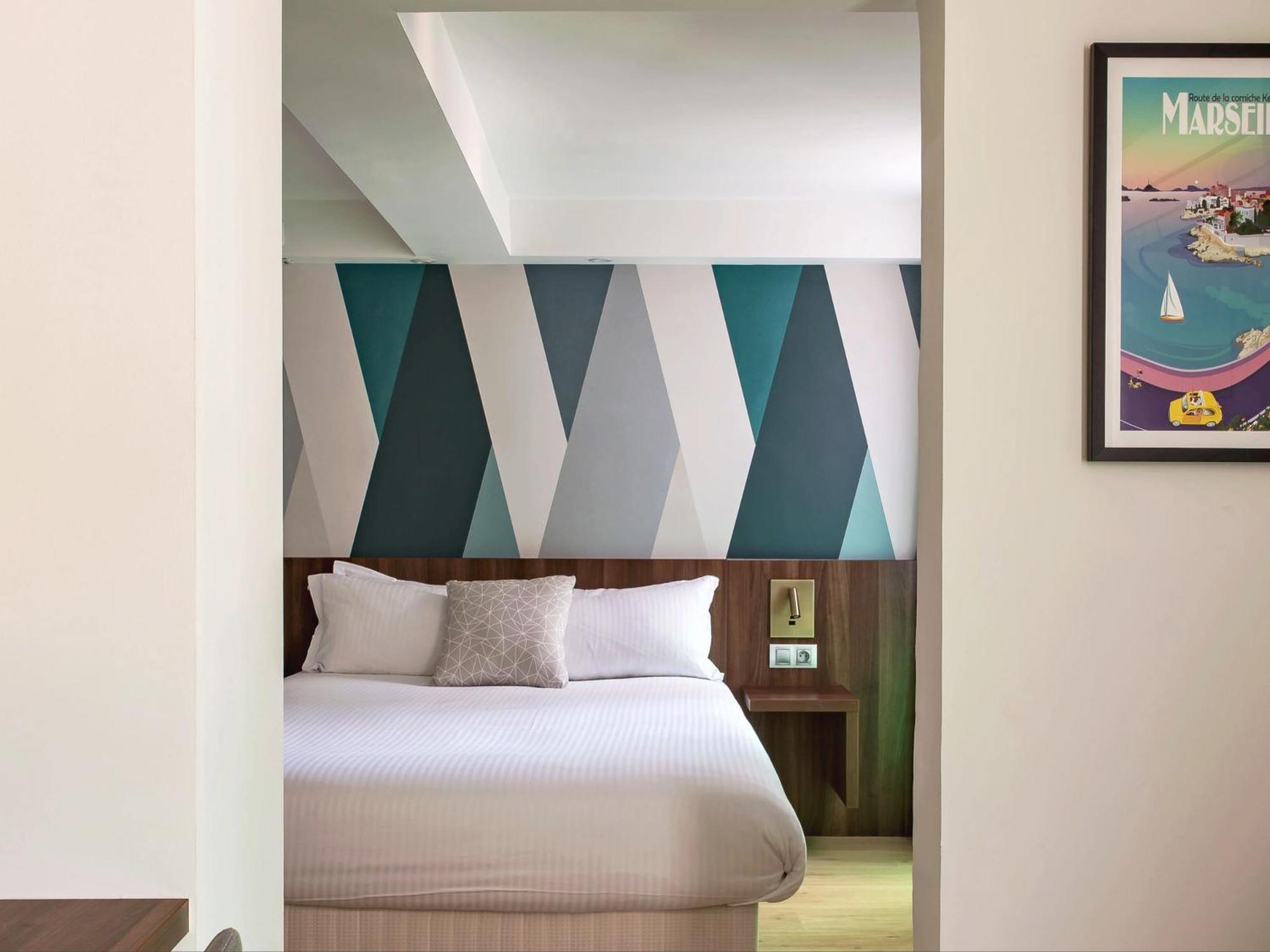 Holiday Inn - Marseille Airport By Ihg Vitrolles  Exterior photo