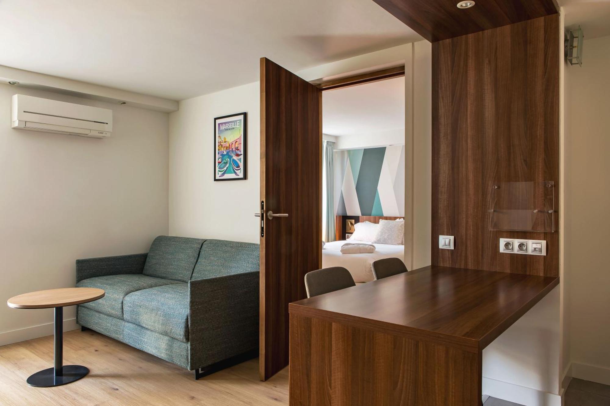 Holiday Inn - Marseille Airport By Ihg Vitrolles  Exterior photo