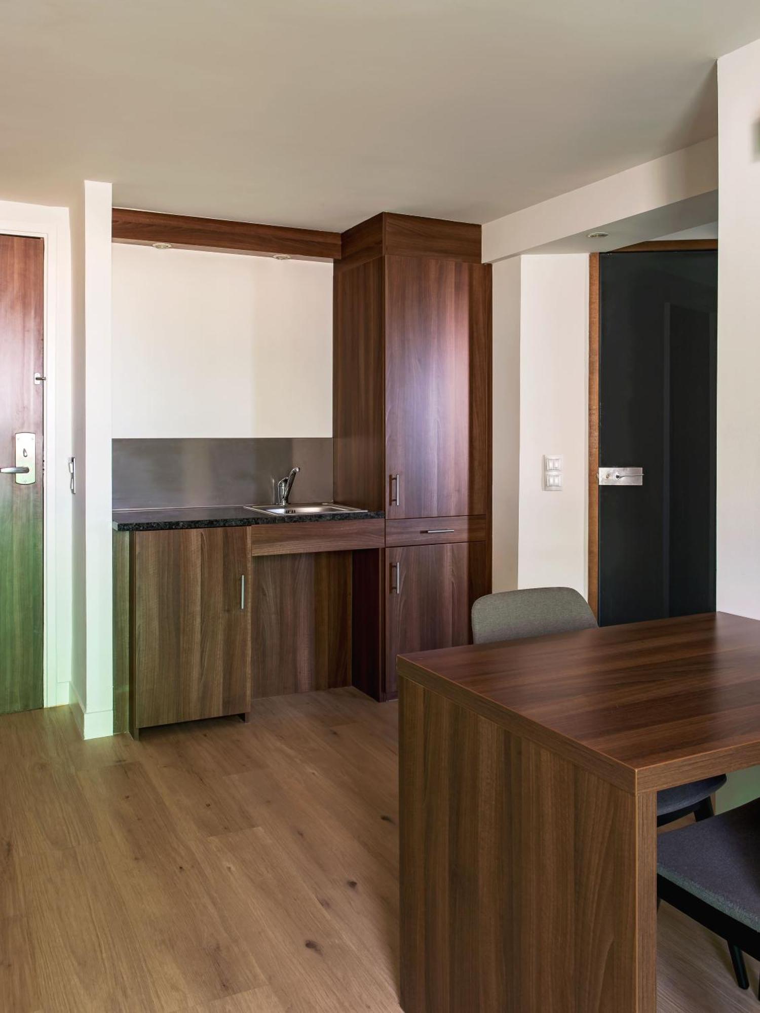 Holiday Inn - Marseille Airport By Ihg Vitrolles  Exterior photo