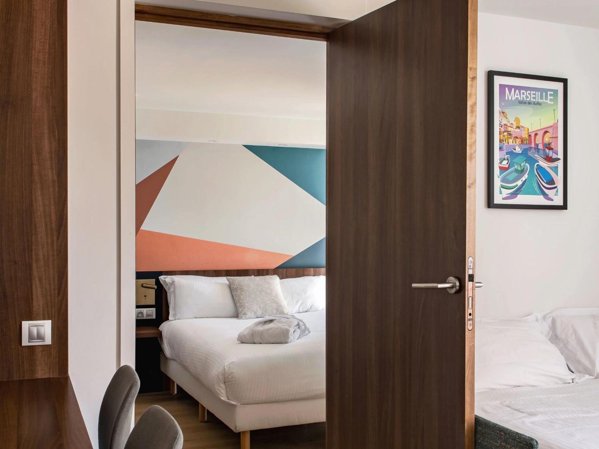 Holiday Inn - Marseille Airport By Ihg Vitrolles  Exterior photo