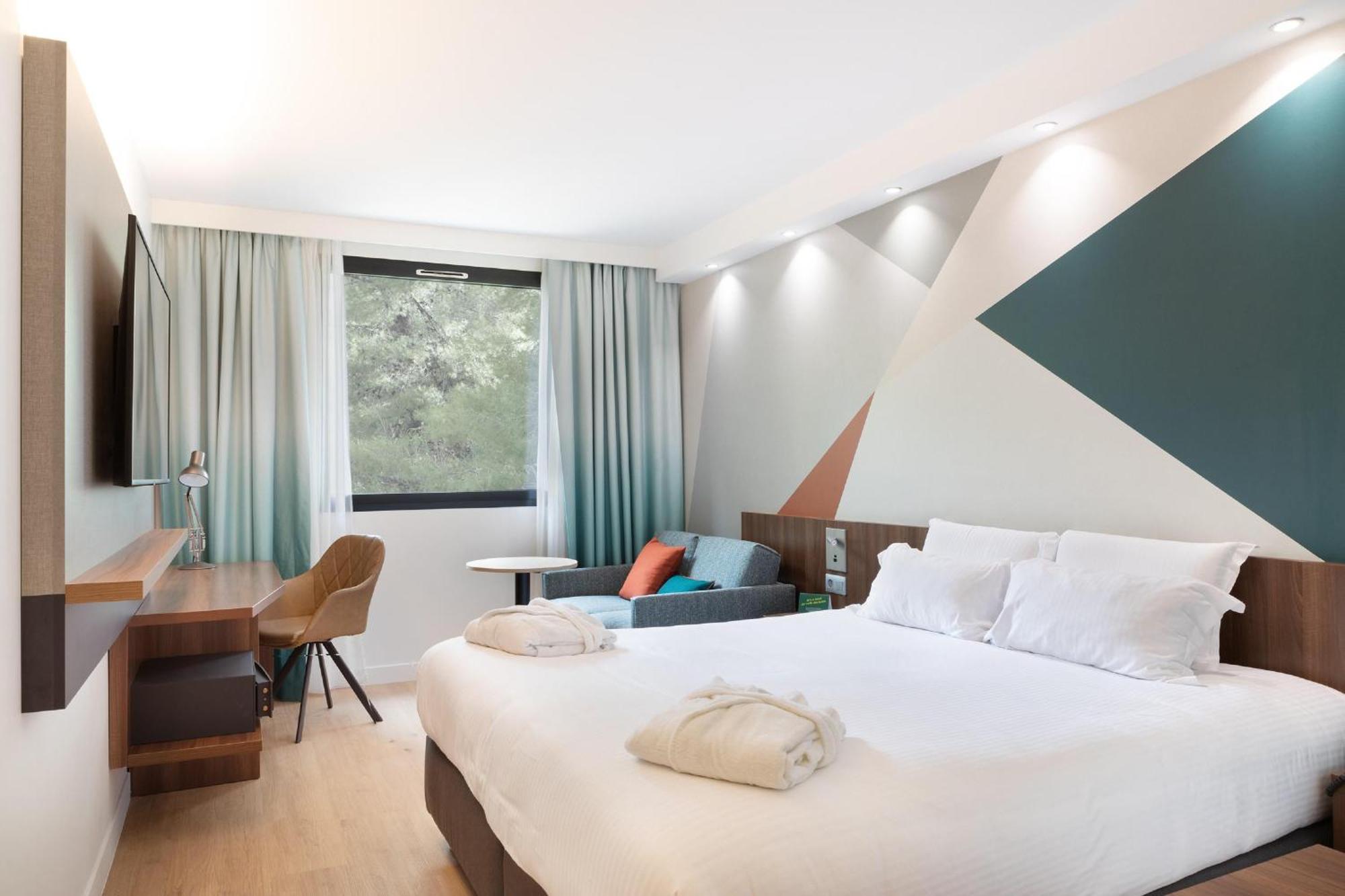 Holiday Inn - Marseille Airport By Ihg Vitrolles  Exterior photo