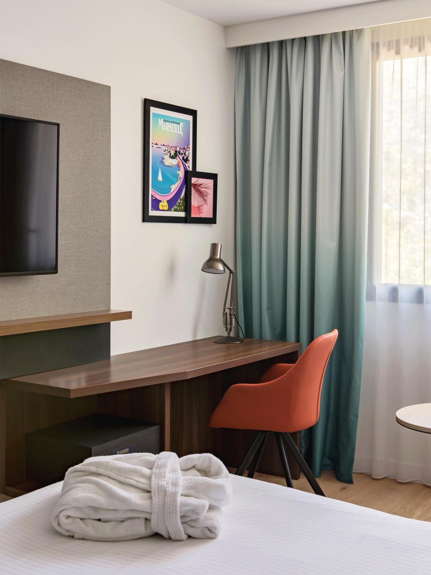 Holiday Inn - Marseille Airport By Ihg Vitrolles  Exterior photo