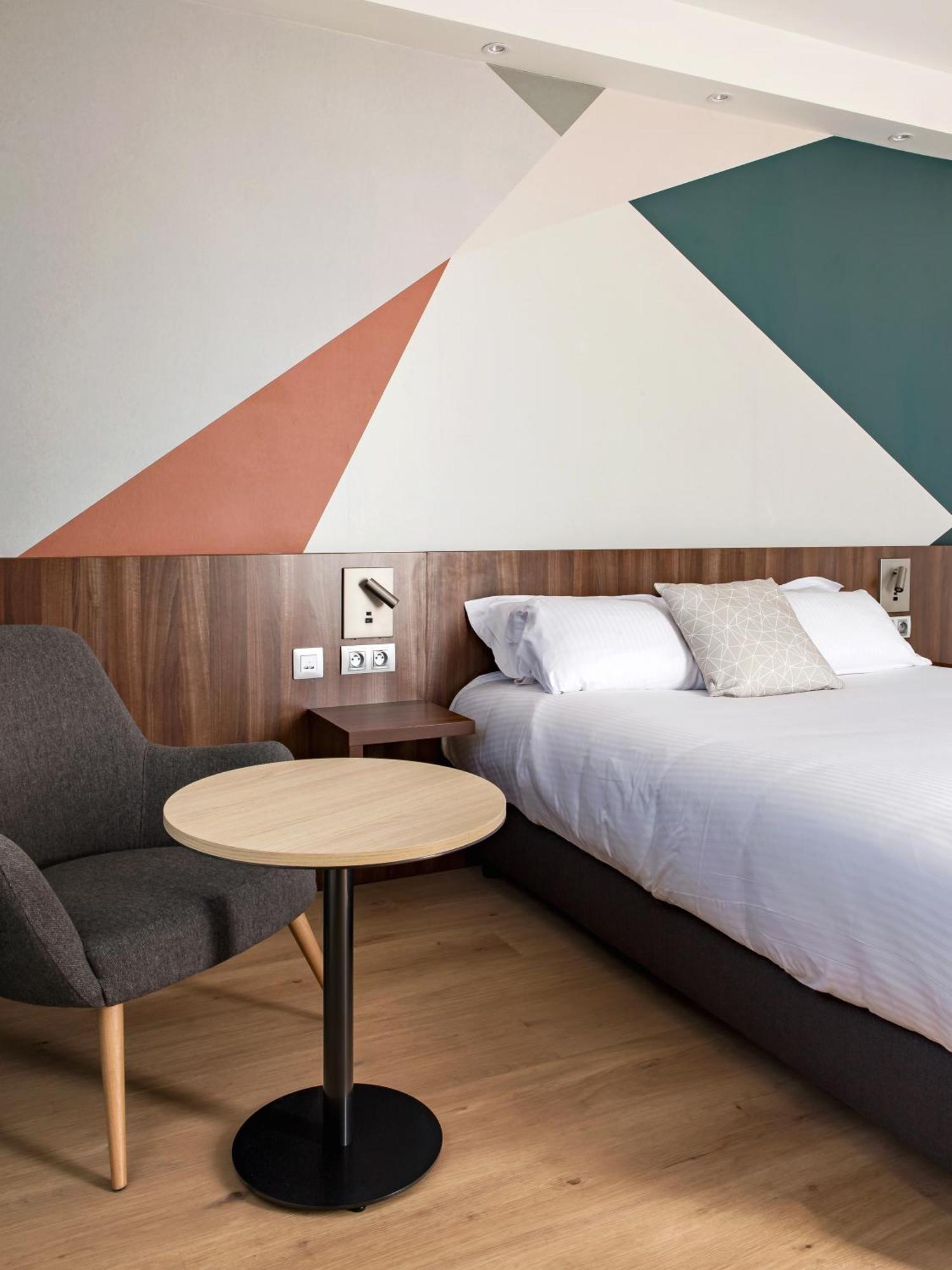 Holiday Inn - Marseille Airport By Ihg Vitrolles  Exterior photo