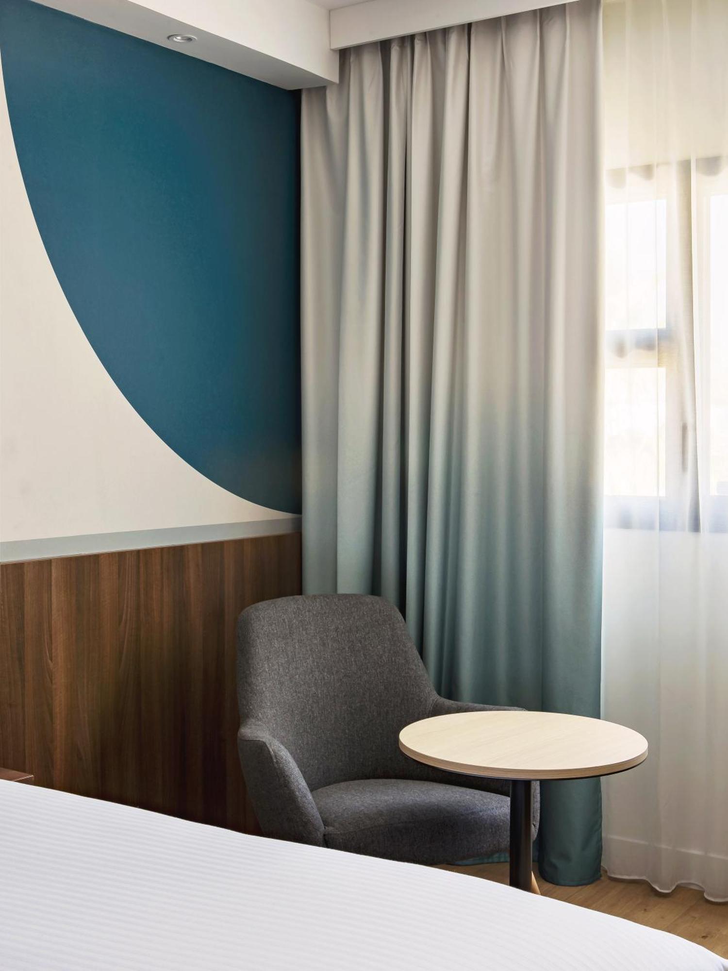 Holiday Inn - Marseille Airport By Ihg Vitrolles  Exterior photo