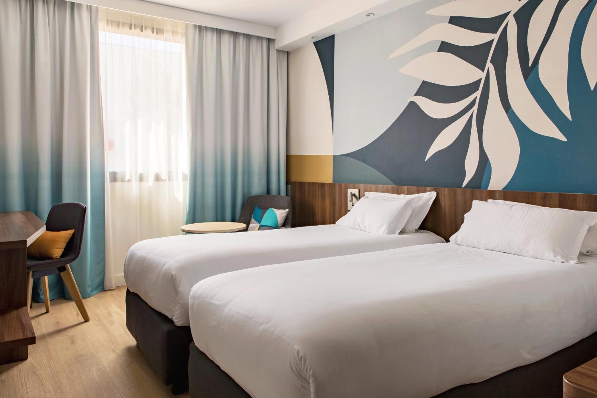 Holiday Inn - Marseille Airport By Ihg Vitrolles  Exterior photo